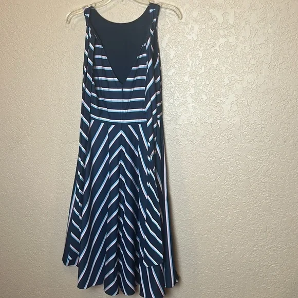Eliza J Chevron Blue Stripe Fit And Flare Dress with pockets size 8 - Picture 7 of 13